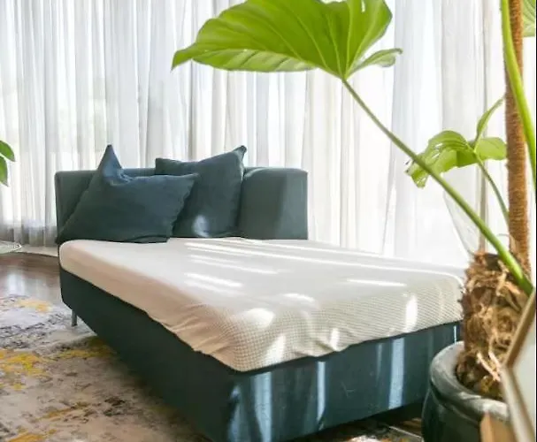 Glass House W Stunning View In Poblacion Makati * Manila