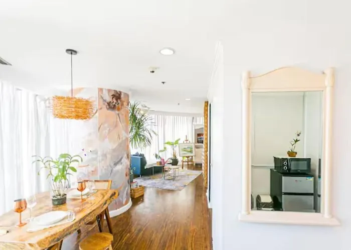 Glass House W Stunning View In Poblacion Makati * Manila