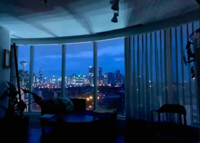 Glass House W Stunning View In Poblacion Makati